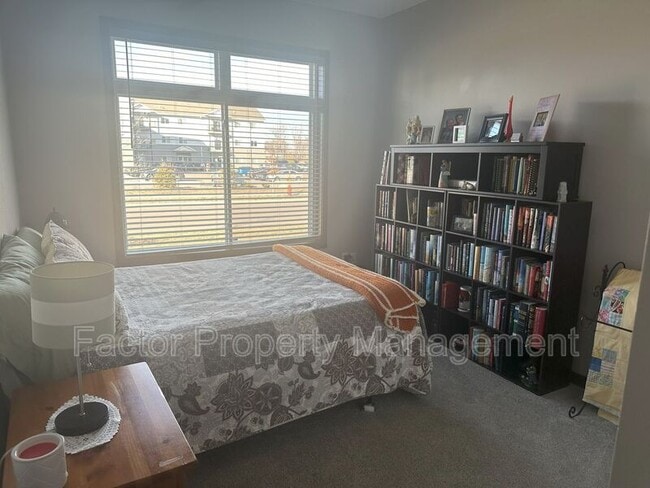 Building Photo - 312 Prairie Rose Trl