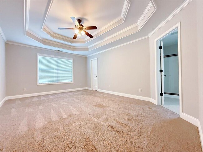 Building Photo - 636 Royal Crest Ct