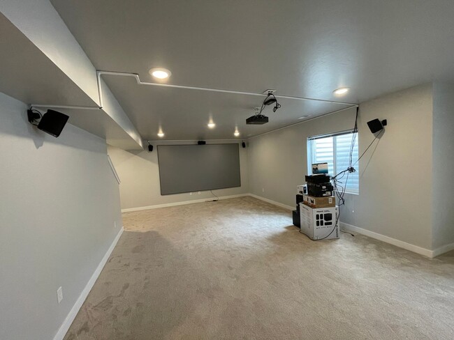 Building Photo - Large Daybreak home!