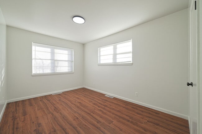 Building Photo - 4800 Spencer Rd