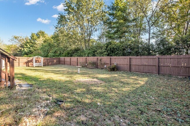 Building Photo - 129 Vintage Cir