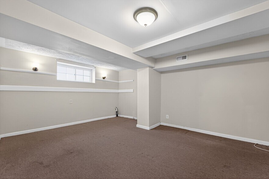 Building Photo - 3544 4th St