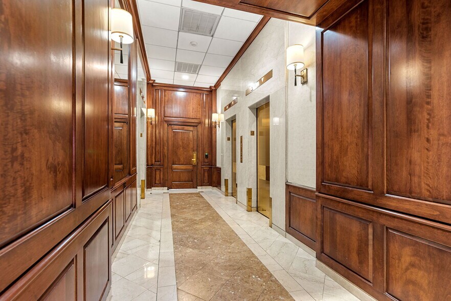 Building Photo - 2 Hawthorne Pl