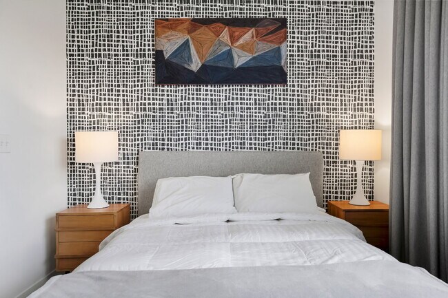 Building Photo - Beautifully Furnished Studio Condo in the Heart of Denver