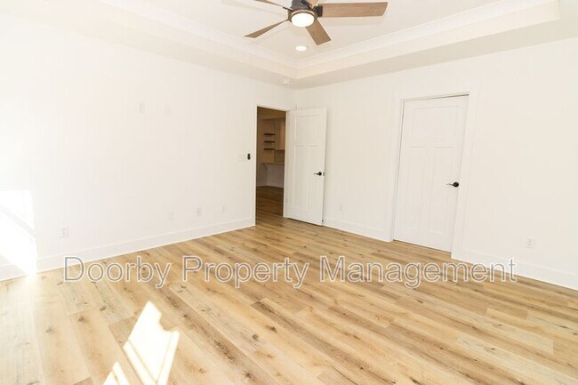 Building Photo - 65 Morning Mist Dr