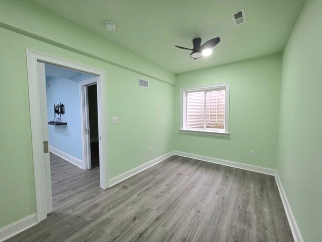 Building Photo - 4bed-3.5bath home in the Town of Whitehalll