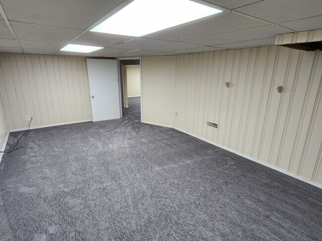 Building Photo - 4021 Harding Rd