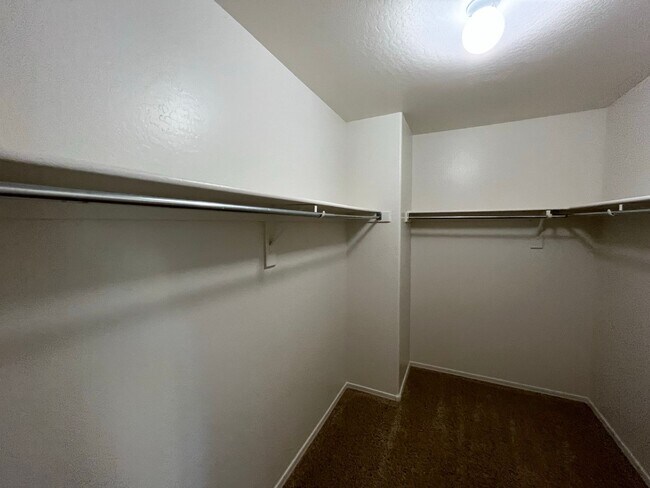 Building Photo - 4 Bedroom + Den Home in the Cameron Ranch ...