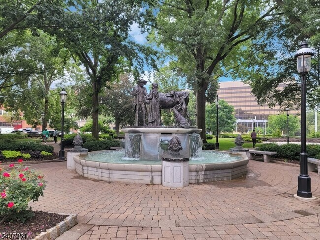 Building Photo - 40 W Park Pl