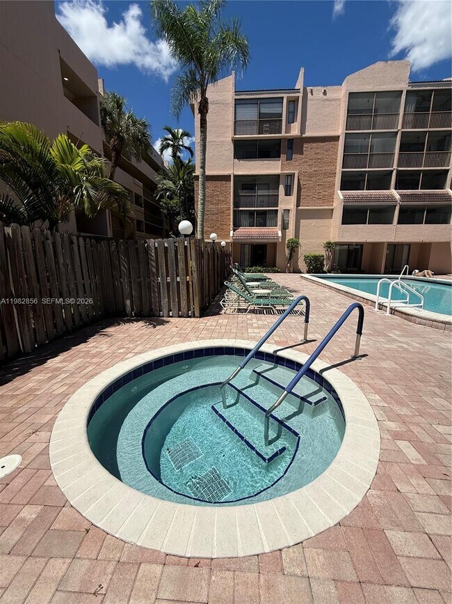 Building Photo - 6800 Cypress Rd