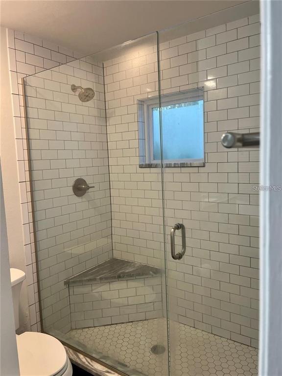 Building Photo - 918 Golfview St