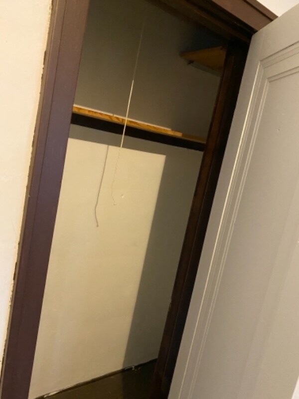 Building Photo - 1532 Woodland Ave NW