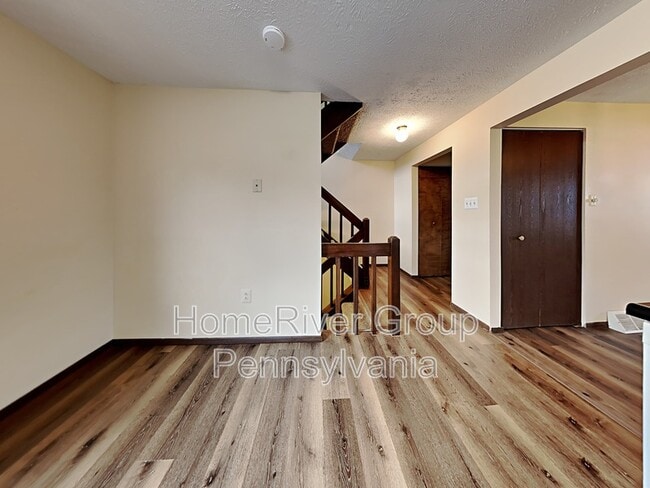 Building Photo - 331 Carters Grove Dr
