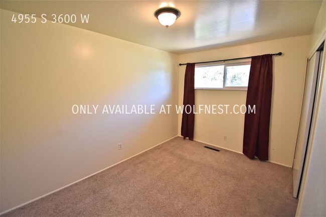 Building Photo - Beautiful 2 Bed Taylorsville Unit! No Depo...