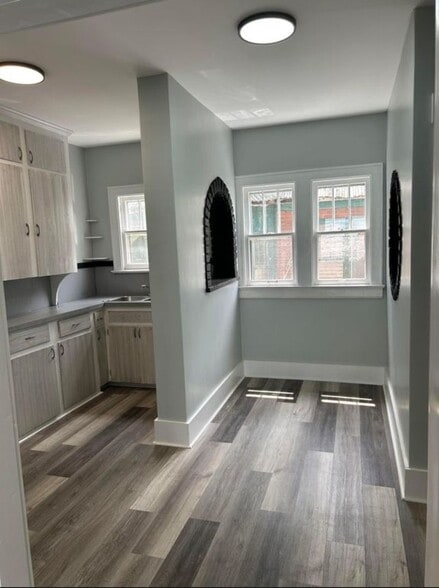 Building Photo - 1605 Kearsley Park Blvd