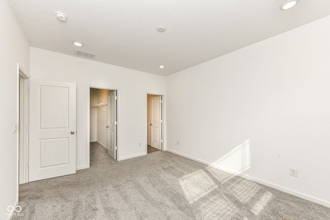 Building Photo - 291 Limerick Ln