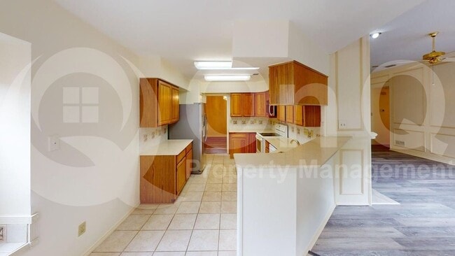 Building Photo - 1633 Palisades Dr