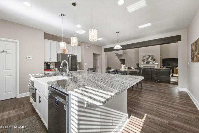 Building Photo - 213 E Peck Blvd