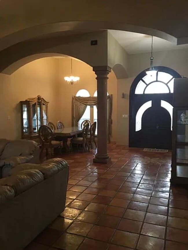 Building Photo - 1214 Eldora Rd