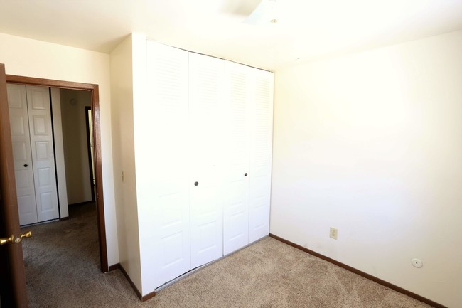 Building Photo - Markham Apartments