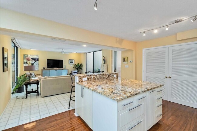 Building Photo - 761 Pine Run Dr
