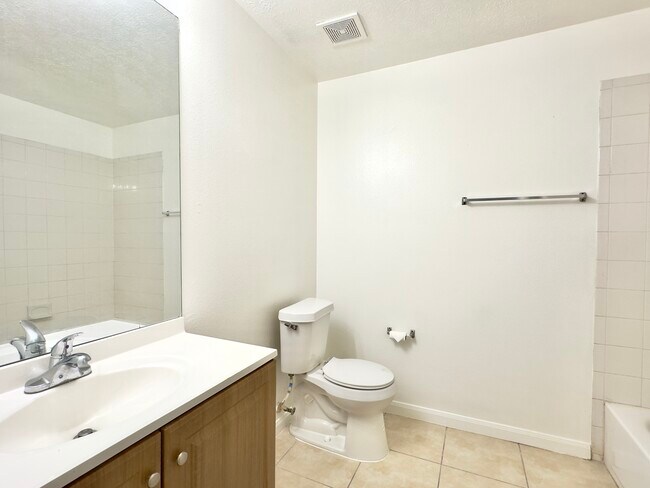 Bathroom 2 - 4126 Mallow St
