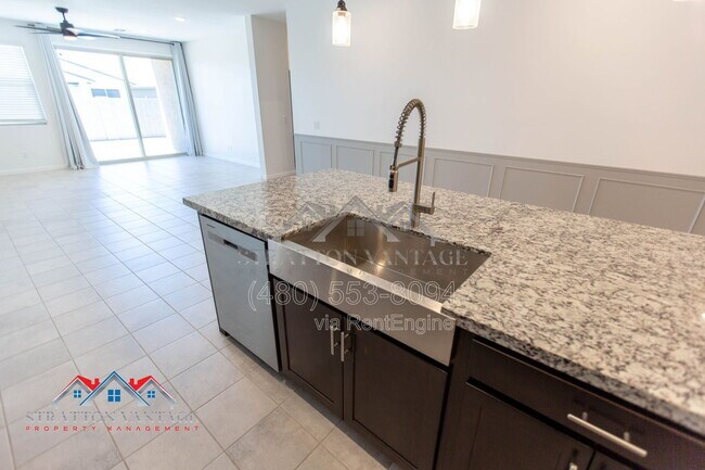 Building Photo - 2898 Kim Dr