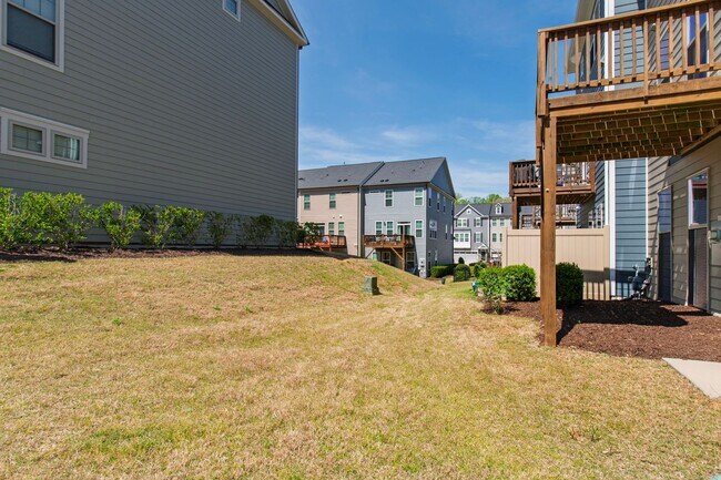 Building Photo - Beautiful 4BR End-Unit Townhome in Prime Apex Location!