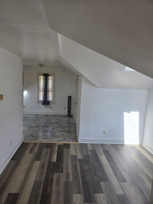 Building Photo - 3746 W 39th St
