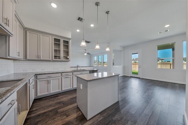 Building Photo - 3802 W Vicksburg Estates Dr