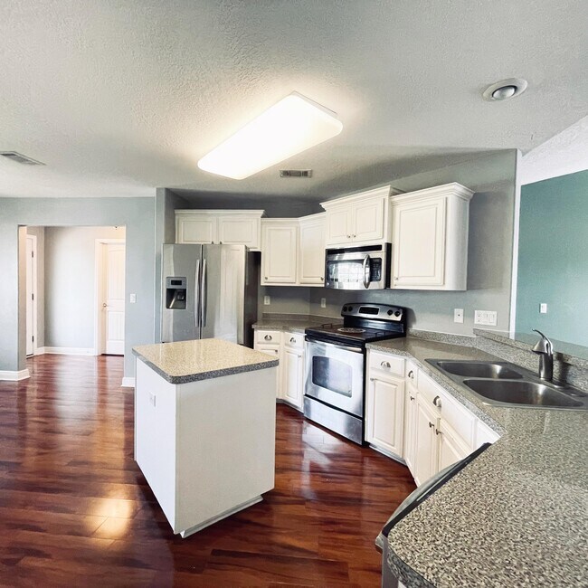 Building Photo - 2386 Barberee Dr