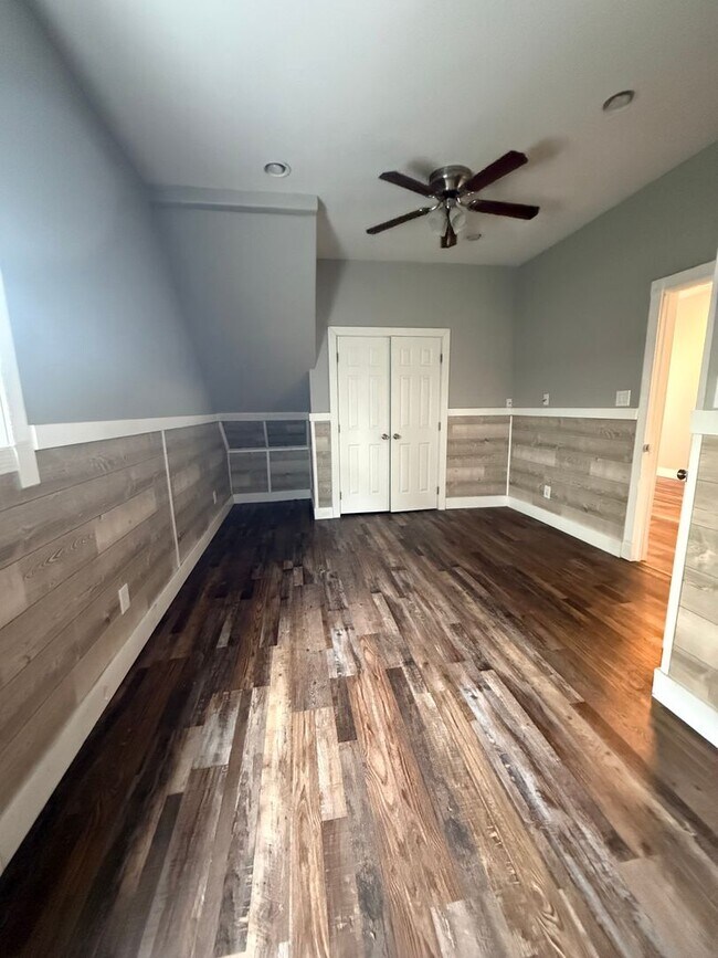 Building Photo - 529 S Dakota St