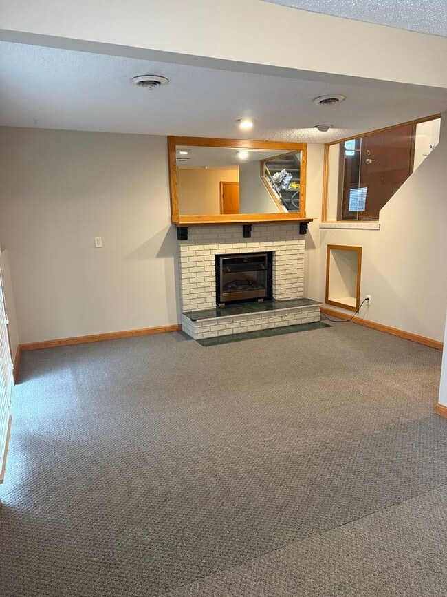 Building Photo - 2305 4th Ave S