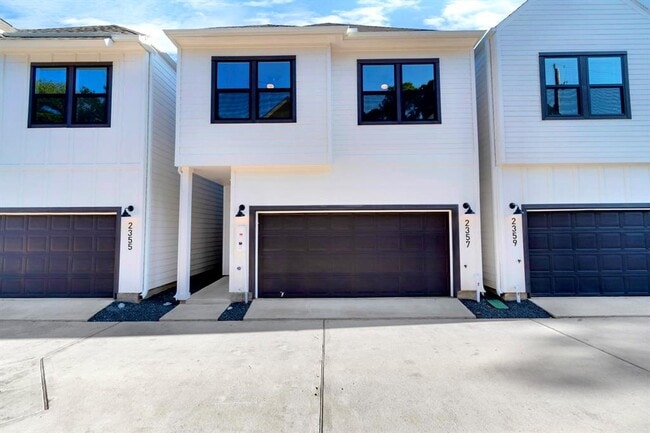 Building Photo - 2357 Hoskins Dr