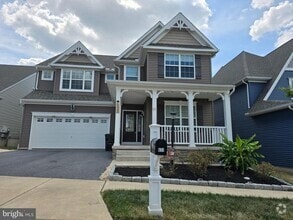 Building Photo - 633 Kincaid Ave