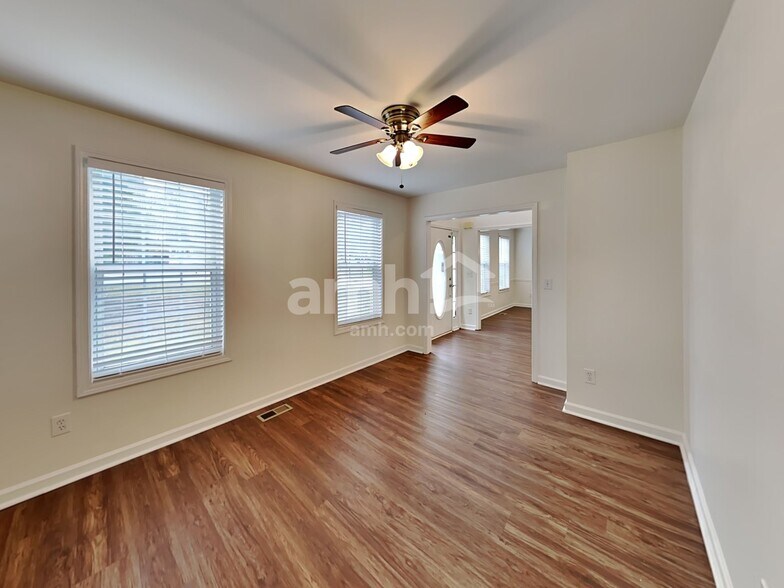 Building Photo - 714 Ridgewood Way