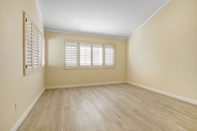 Building Photo - La Canada Townhouse In the Golf Course Community with great views