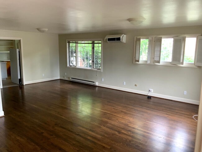 Building Photo - 1 Bedroom Bungalow in Downtown Eugene