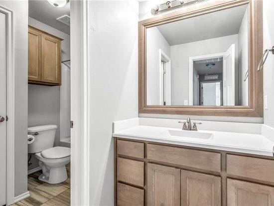 Building Photo - 806 Barbaroot Dr