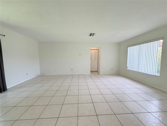 Building Photo - 10122 Mason Dixon Cir