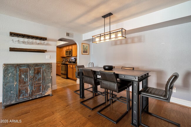 Building Photo - 3825 E Camelback Rd