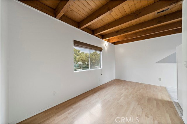 Building Photo - 400 N Maple Dr