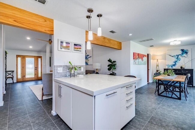 Building Photo - 11422 Bristle Oak Trail
