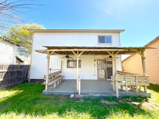 Building Photo - *MOVE IN SPECIAL*  3BD/2.5BA Dover Ridge Home Near 1604 – No Carpet, Fenced Yard & Covered Patio!