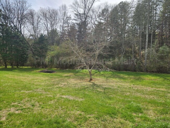 Building Photo - 9 Grateful Way