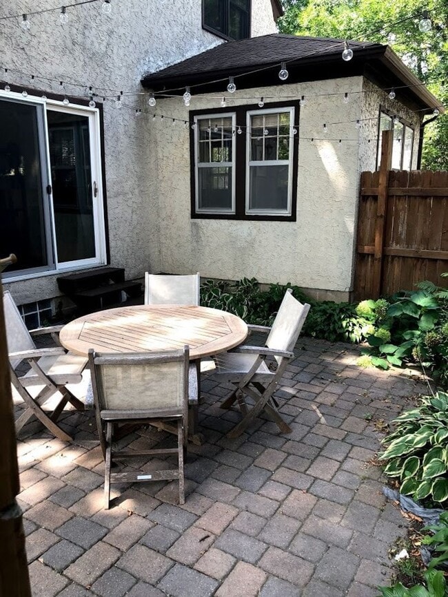 Building Photo - Charming Tudor 3 Blocks From Mayo