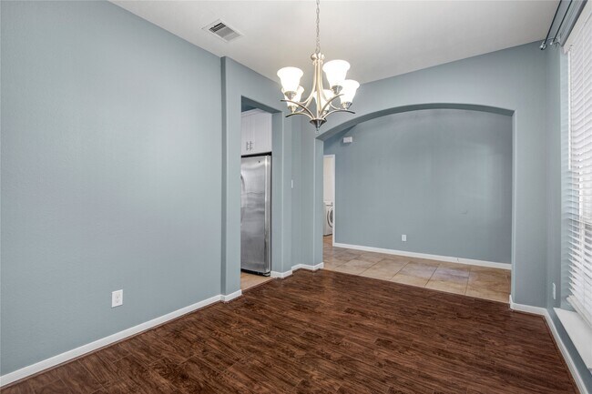 Building Photo - 6007 Dover Creek Ln