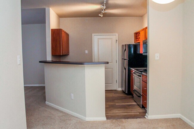 Building Photo - 705 Walker Square