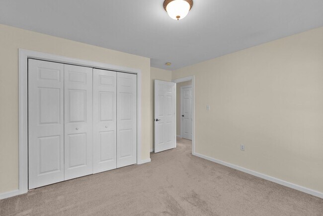 Building Photo - Spacious Condo in Norfolk