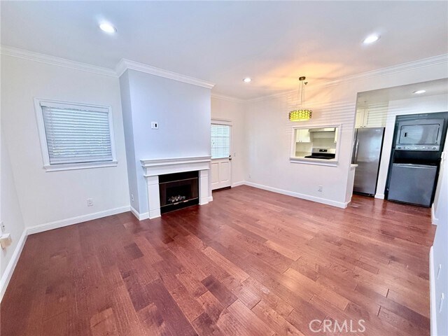 Building Photo - 111 S Oak Knoll Ave